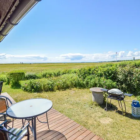 Three-bedroom In Karrebaksminde *