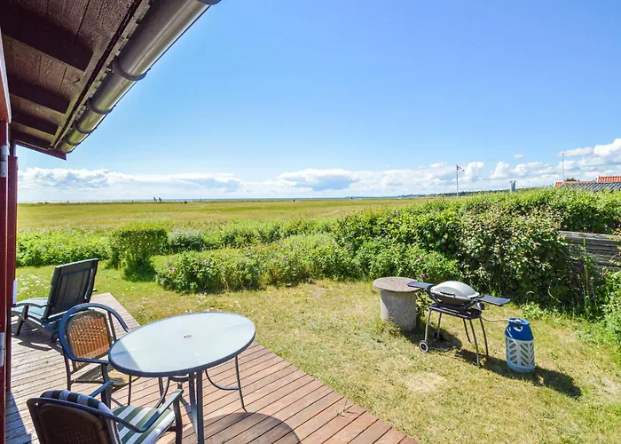 Three-bedroom In Karrebaksminde *